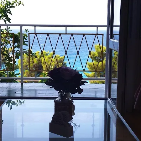 Appartamento Lalic - A Spacious Three Bedroom With A Sea View Tučepi