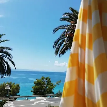 Appartamento Lalic - A Spacious Three Bedroom With A Sea View