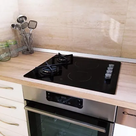 Appartamento Lalic - A Spacious Three Bedroom With A Sea View *