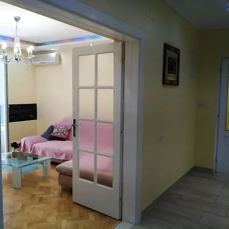 Appartamento Lalic - A Spacious Three Bedroom With A Sea View *