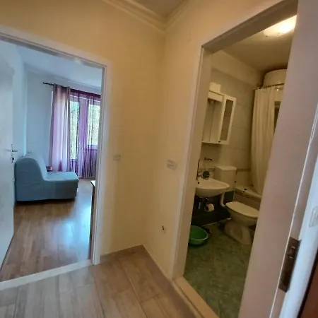 Appartamento Lalic - A Spacious Three Bedroom With A Sea View *