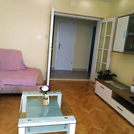 Lalic - A Spacious Three Bedroom With A Sea View