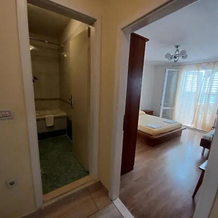 Appartamento Lalic - A Spacious Three Bedroom With A Sea View *