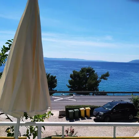 Lalic - A Spacious Three Bedroom With A Sea View *