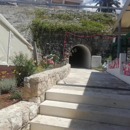 Lalic - A Spacious Three Bedroom With A Sea View Appartamento
