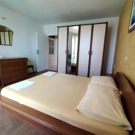 Lalic - A Spacious Three Bedroom With A Sea View Appartamento *