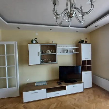 Lalic - A Spacious Three Bedroom With A Sea View * Tučepi