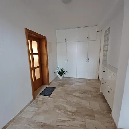 Lalic - A Spacious Three Bedroom With A Sea View Appartamento *