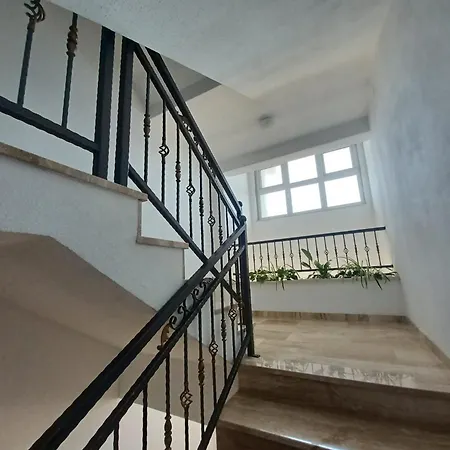 Lalic - A Spacious Three Bedroom With A Sea View * Tučepi