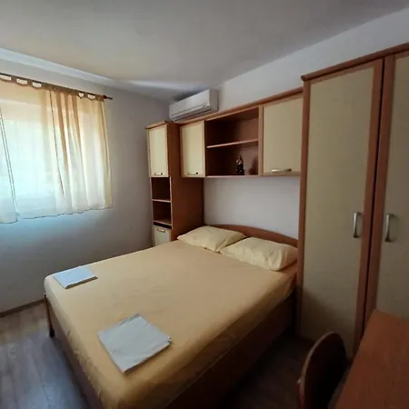 Lalic - A Spacious Three Bedroom With A Sea View Tučepi