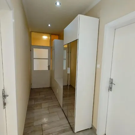 Appartamento Lalic - A Spacious Three Bedroom With A Sea View Tučepi