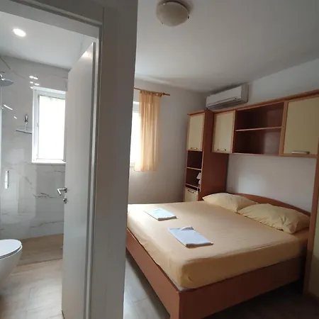 Lalic - A Spacious Three Bedroom With A Sea View *